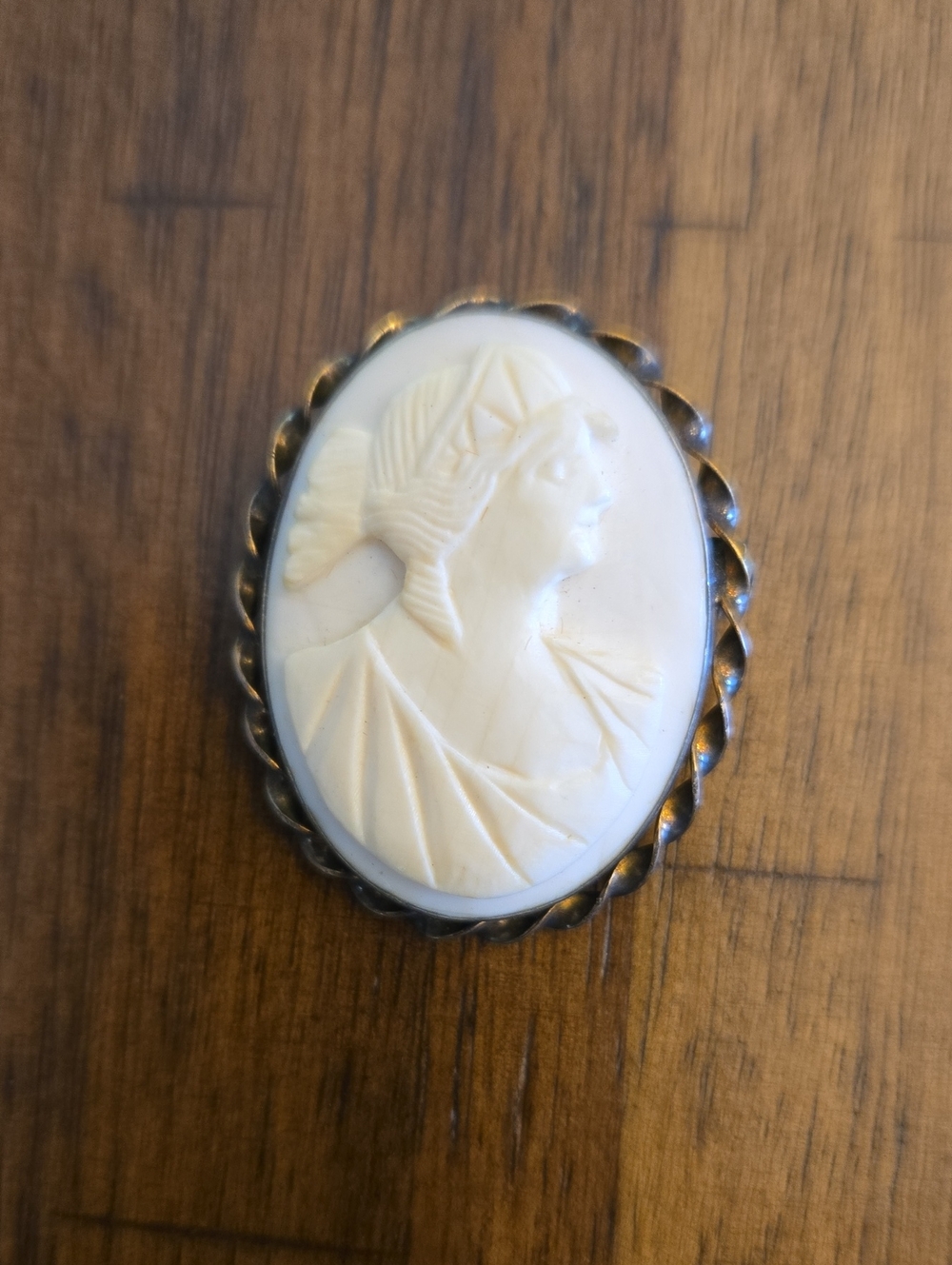 Carved Cameo Brooch in Cream and Brass-Tone